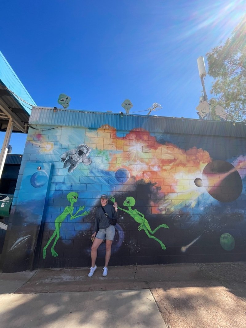 Anna with the aliens