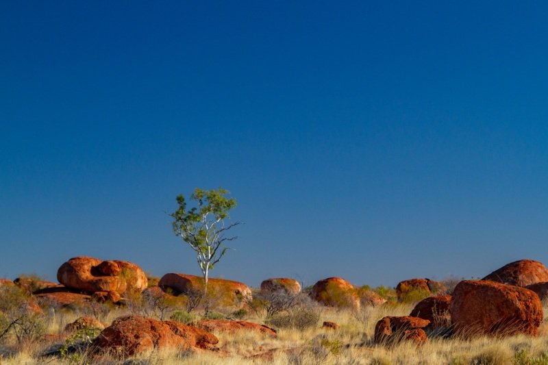 Afternoon walk at Karlu Karlu