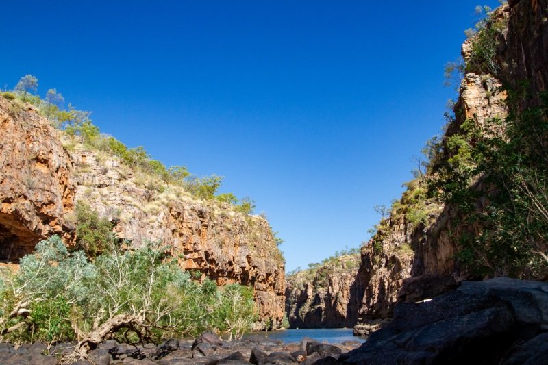 One of the rock-crossings, Nitmiluk Boat Cruise